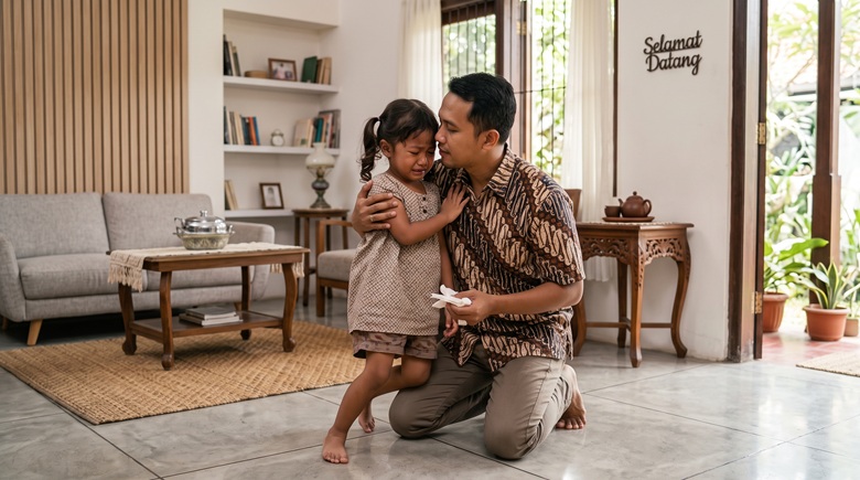 Begini Caranya Mengelola Emosi Anak dengan Komunikasi Positif